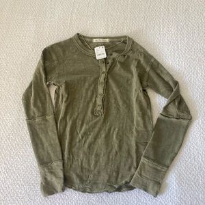 NWT Free People “We the Free” Phoebe Henley in Olive Green